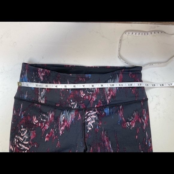 Victoria's SECRET NWT Cropped Leggings Sx Small - Picture 3 of 9